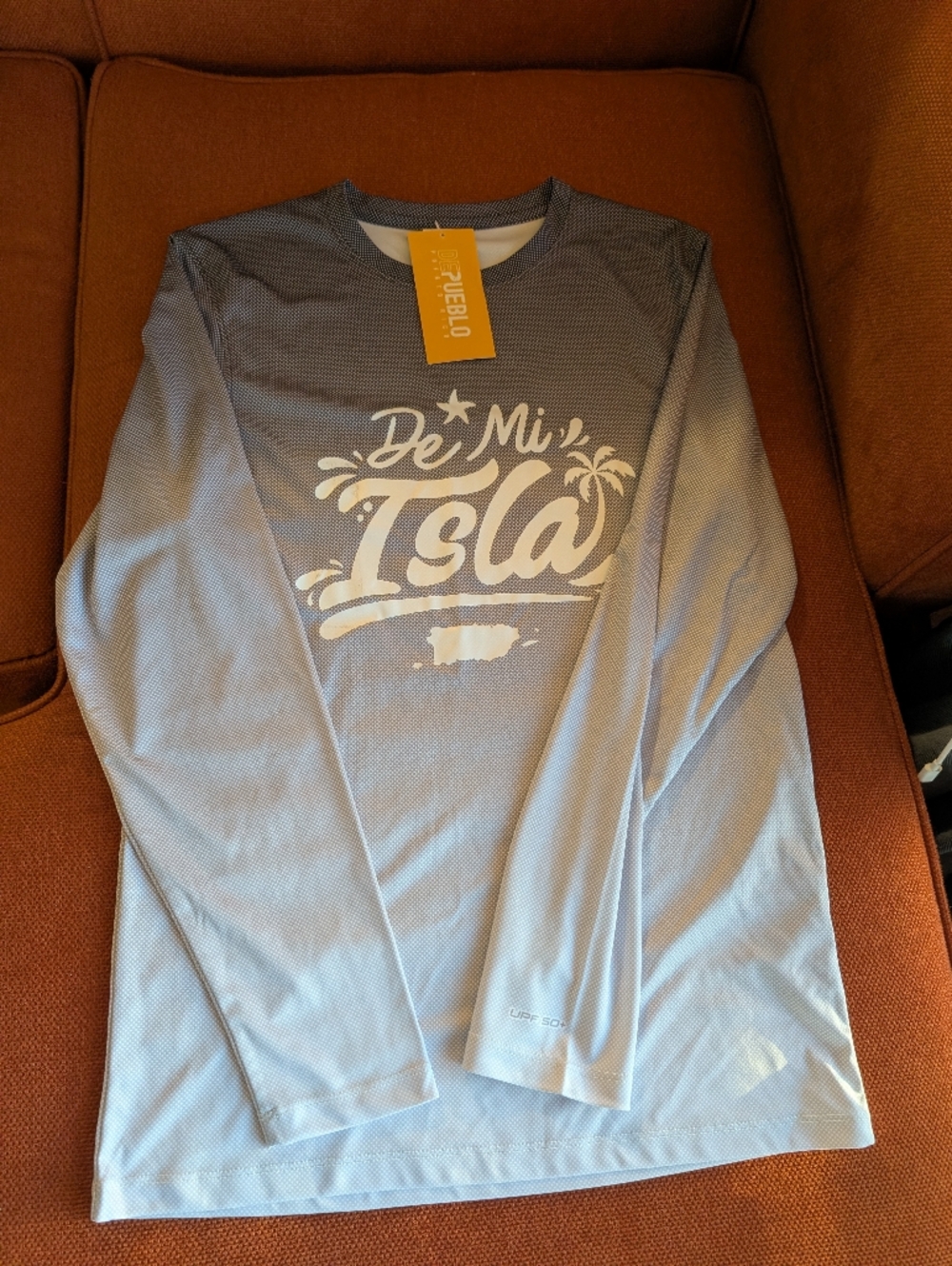 De Pueblo "De Mi Isla" Long-Sleeve Sun Shirt/Rash Guard - UPF 50 NWT